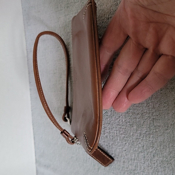 Coach brown leather wristlet - Picture 5 of 13
